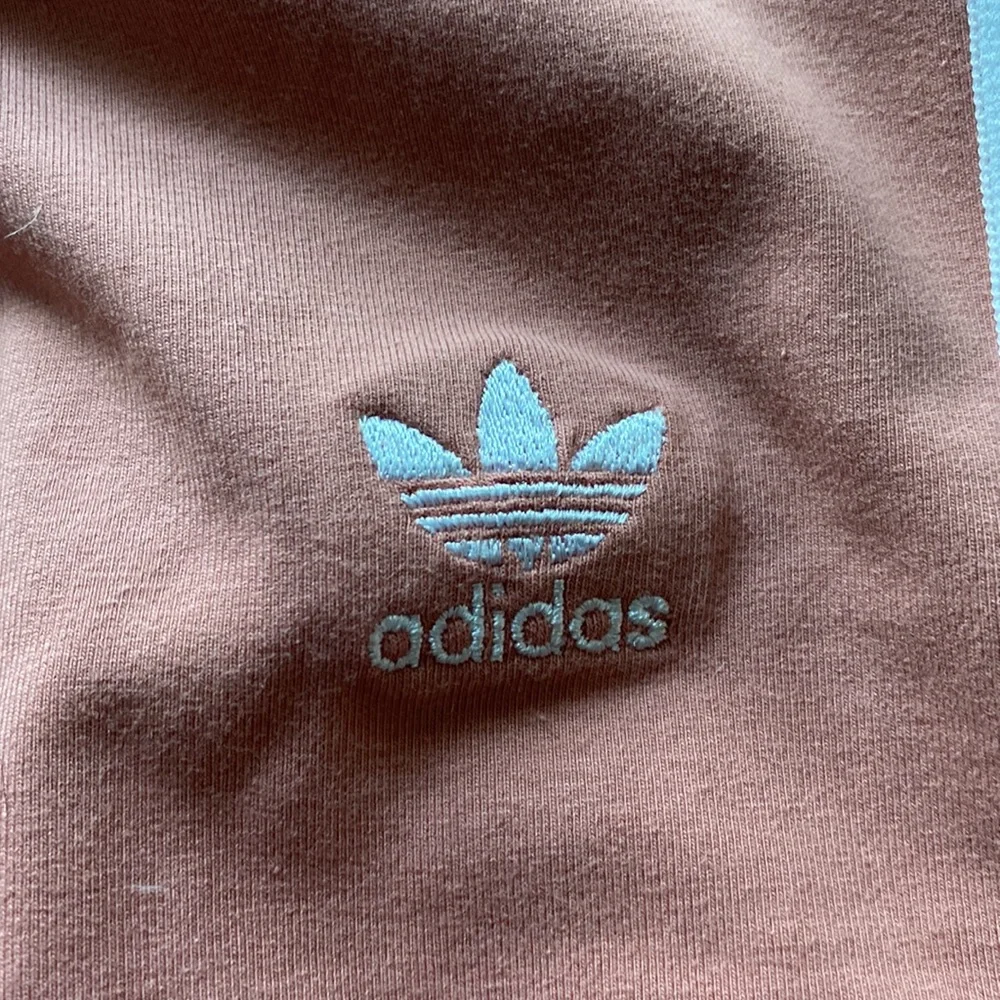 LOUNGEWEAR ESSENTIALS 3-STRIPES LEGGINGS XS OUT OF STOCK - Picture 2 of 6